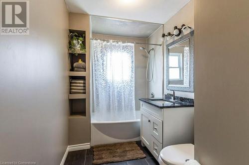 136 East 21St Street, Hamilton, ON - Indoor Photo Showing Bathroom