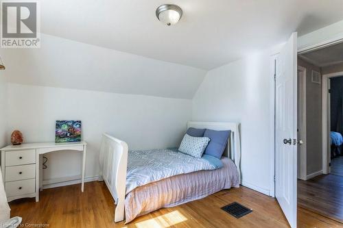 136 East 21St Street, Hamilton, ON - Indoor Photo Showing Bedroom