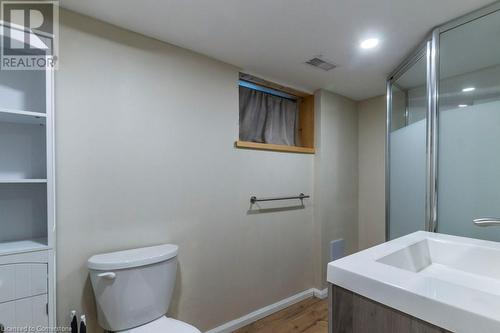 136 East 21St Street, Hamilton, ON - Indoor Photo Showing Bathroom