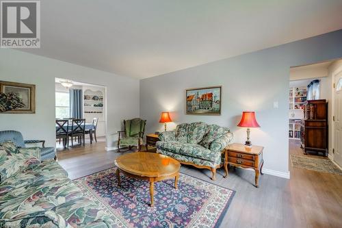 1208 Guildwood Boulevard, London, ON - Indoor Photo Showing Living Room