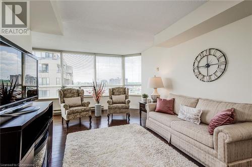 Family Room with Bay window - 6 Willow Street Unit# #1505, Waterloo, ON - Indoor Photo Showing Living Room