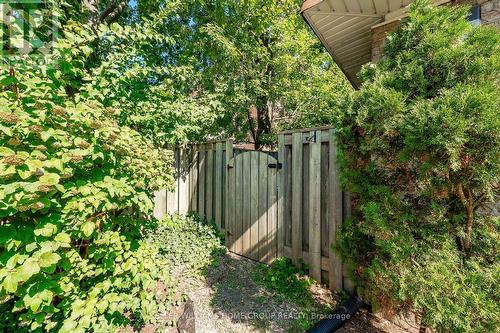 15 - 383 Edinburgh Road S, Guelph (Hanlon Creek), ON - Outdoor