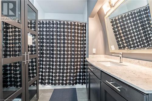 60 Inverness Avenue W, Hamilton, ON - Indoor Photo Showing Bathroom