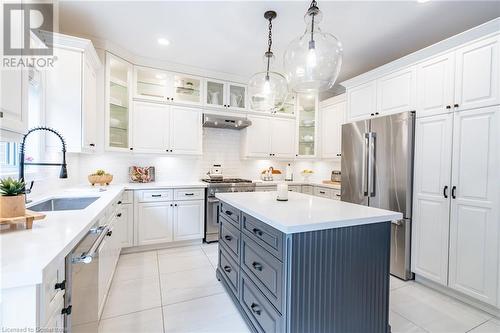 3 Oldenburg Road, Carlisle, ON - Indoor Photo Showing Kitchen With Upgraded Kitchen