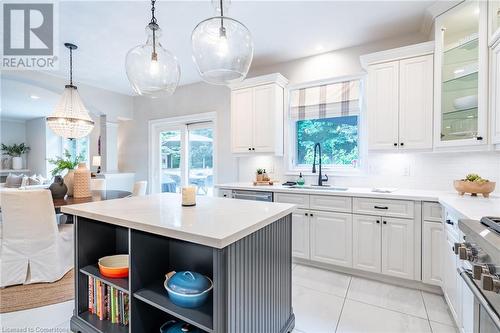 3 Oldenburg Road, Carlisle, ON - Indoor Photo Showing Kitchen With Upgraded Kitchen