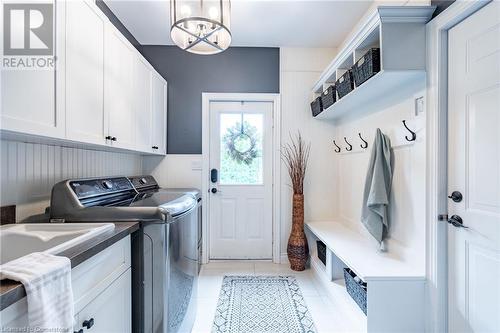 3 Oldenburg Road, Carlisle, ON - Indoor Photo Showing Laundry Room