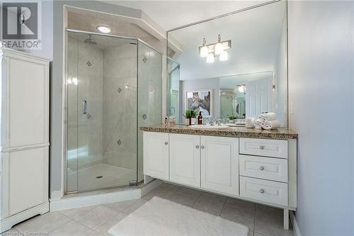 3 Oldenburg Road, Carlisle, ON - Indoor Photo Showing Bathroom