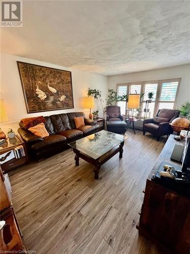 106 Dunsdon Street, Brantford, ON - Indoor Photo Showing Living Room