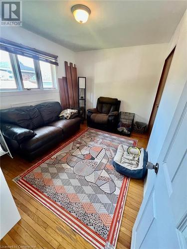 106 Dunsdon Street, Brantford, ON - Indoor Photo Showing Living Room