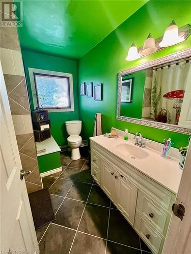 106 Dunsdon Street, Brantford, ON - Indoor Photo Showing Bathroom