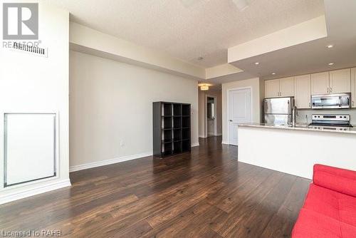 427 Aberdeen Avenue Unit# 104, Hamilton, ON - Indoor Photo Showing Kitchen