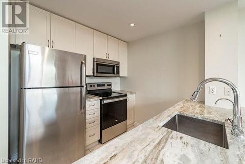 427 Aberdeen Avenue Unit# 104, Hamilton, ON - Indoor Photo Showing Kitchen