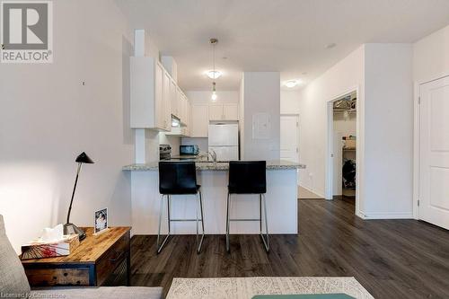 95 Wilson Street W Unit# 204, Ancaster, ON - Indoor Photo Showing Kitchen