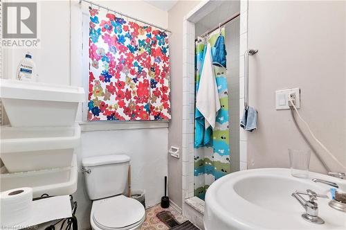 264 Macnab Street S, Hamilton, ON - Indoor Photo Showing Bathroom