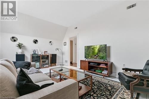 264 Macnab Street S, Hamilton, ON - Indoor Photo Showing Living Room