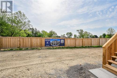 27 Kingfisher Drive, Hamilton, ON - Outdoor