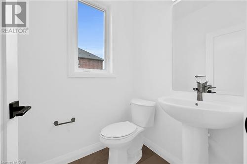 27 Kingfisher Drive, Hamilton, ON - Indoor Photo Showing Bathroom