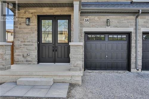 35 Kingfisher Drive, Hamilton, ON - Outdoor