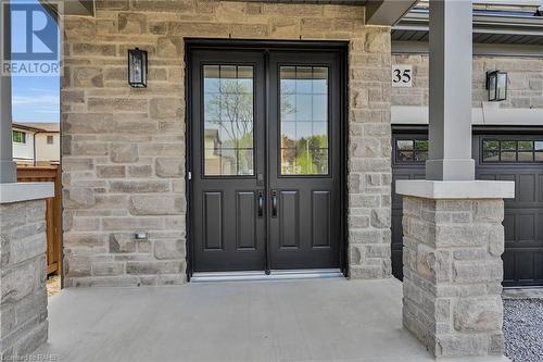 35 Kingfisher Drive, Hamilton, ON - Outdoor