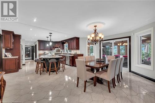 200 Green Mountain Road E, Stoney Creek, ON - Indoor Photo Showing Dining Room