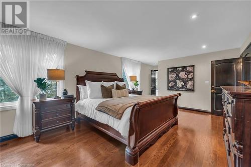 200 Green Mountain Road E, Stoney Creek, ON - Indoor Photo Showing Bedroom