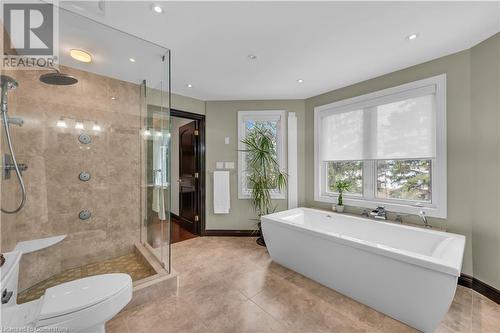 200 Green Mountain Road E, Stoney Creek, ON - Indoor Photo Showing Bathroom