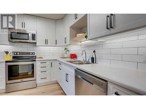 2200 40 Street Unit# 2, Vernon, BC - Indoor Photo Showing Kitchen With Double Sink With Upgraded Kitchen