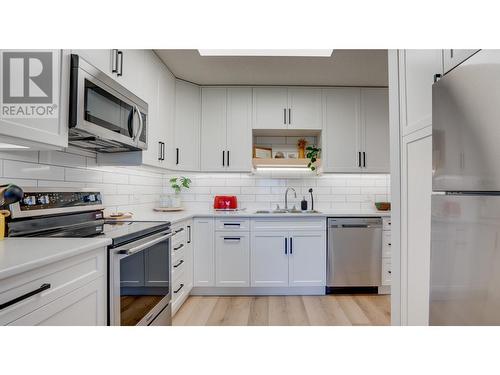 2200 40 Street Unit# 2, Vernon, BC - Indoor Photo Showing Kitchen