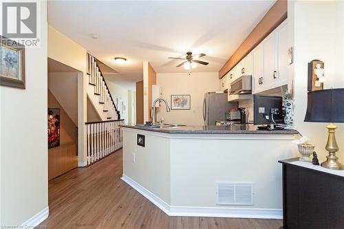 2025 Cleaver Avenue Unit# 32, Burlington, ON - Indoor Photo Showing Kitchen