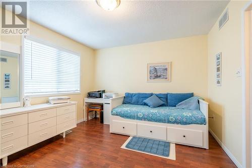 2025 Cleaver Avenue Unit# 32, Burlington, ON - Indoor Photo Showing Bedroom