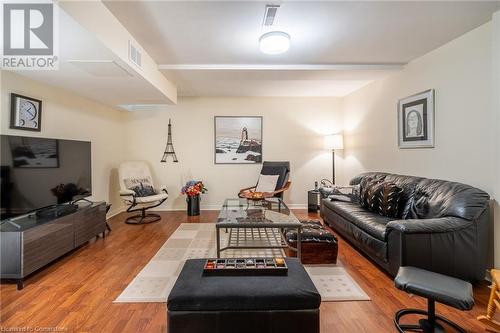 2025 Cleaver Avenue Unit# 32, Burlington, ON - Indoor Photo Showing Living Room