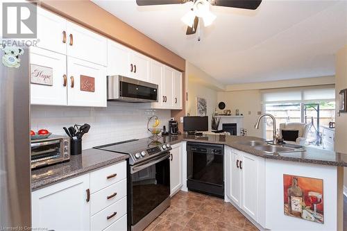 2025 Cleaver Avenue Unit# 32, Burlington, ON - Indoor Photo Showing Kitchen With Double Sink