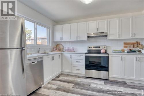 20 Anna Capri Drive Unit# 18, Hamilton, ON - Indoor Photo Showing Kitchen With Stainless Steel Kitchen