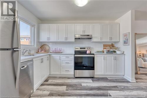 20 Anna Capri Drive Unit# 18, Hamilton, ON - Indoor Photo Showing Kitchen With Stainless Steel Kitchen