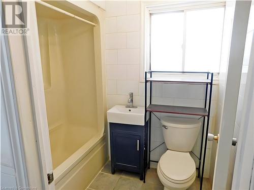 43670 Sider Road, Wainfleet, ON - Indoor Photo Showing Bathroom