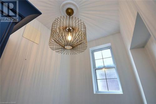 Main floor powder room - 185 Fairleigh Avenue S, Hamilton, ON - Indoor Photo Showing Other Room