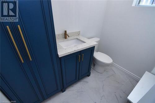 Main floor powder room - 185 Fairleigh Avenue S, Hamilton, ON - Indoor Photo Showing Bathroom