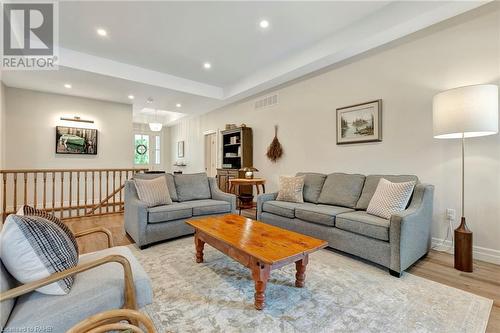 7 East Street, Port Dover, ON - Indoor Photo Showing Living Room