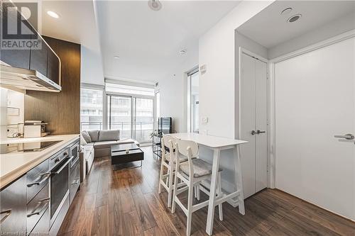 45 Charles Street E Unit# 605, Toronto, ON - Indoor Photo Showing Kitchen