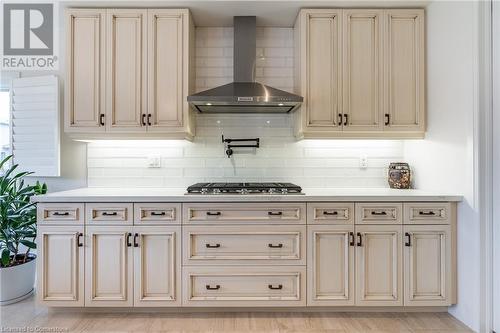 28 Columbus Gate, Stoney Creek, ON - Indoor Photo Showing Kitchen