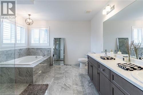 28 Columbus Gate, Stoney Creek, ON - Indoor Photo Showing Bathroom