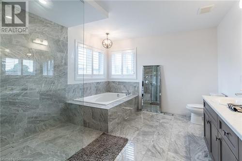 28 Columbus Gate, Stoney Creek, ON - Indoor Photo Showing Bathroom