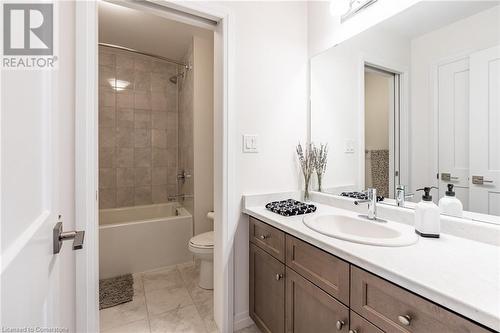 28 Columbus Gate, Stoney Creek, ON - Indoor Photo Showing Bathroom