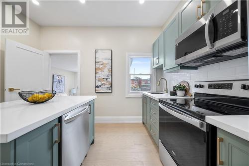 22 Windsor Street, Hamilton, ON - Indoor Photo Showing Kitchen With Upgraded Kitchen