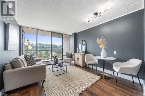 150 Charlton Avenue E Unit# 2907, Hamilton, ON - Indoor Photo Showing Living Room