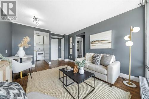 150 Charlton Avenue E Unit# 2907, Hamilton, ON - Indoor Photo Showing Living Room