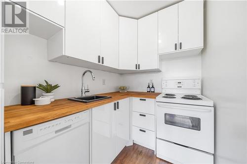 150 Charlton Avenue E Unit# 2907, Hamilton, ON - Indoor Photo Showing Kitchen