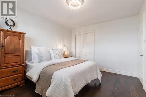 1223 Dunsmure Road, Hamilton, ON - Indoor Photo Showing Bedroom