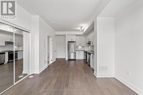 L113 - 9560 Islington Avenue, Vaughan (Sonoma Heights), ON - Indoor Photo Showing Kitchen With Stainless Steel Kitchen