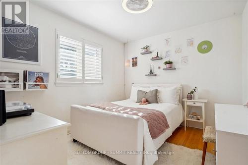 486 Lees Lane, Oakville (Bronte East), ON - Indoor Photo Showing Bedroom